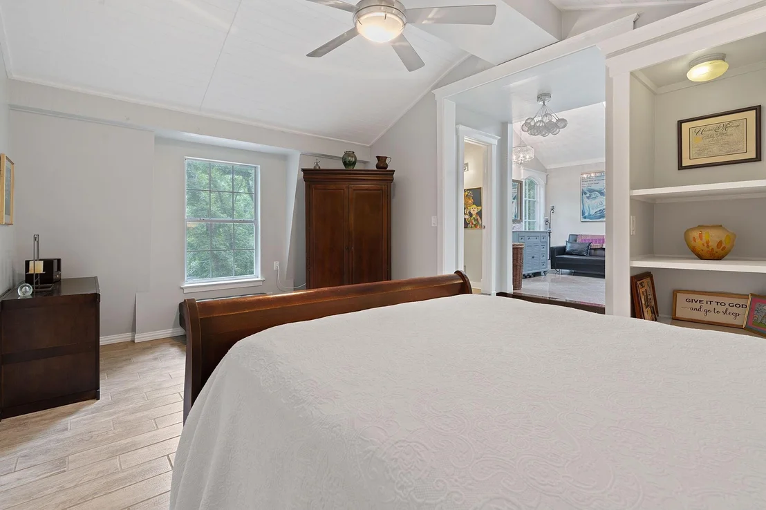 Photo of 2909 Edgewater DR