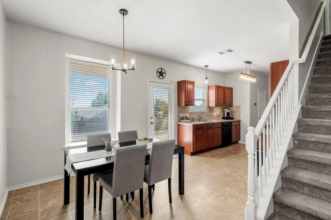 Photo of 136 Regent CV