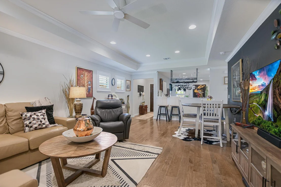 Photo of 200 Comal LN