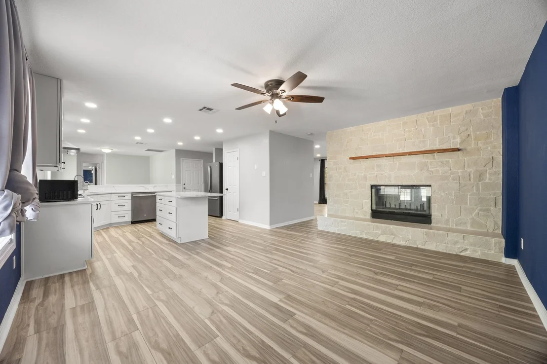 Photo of 1516 Lorson LOOP
