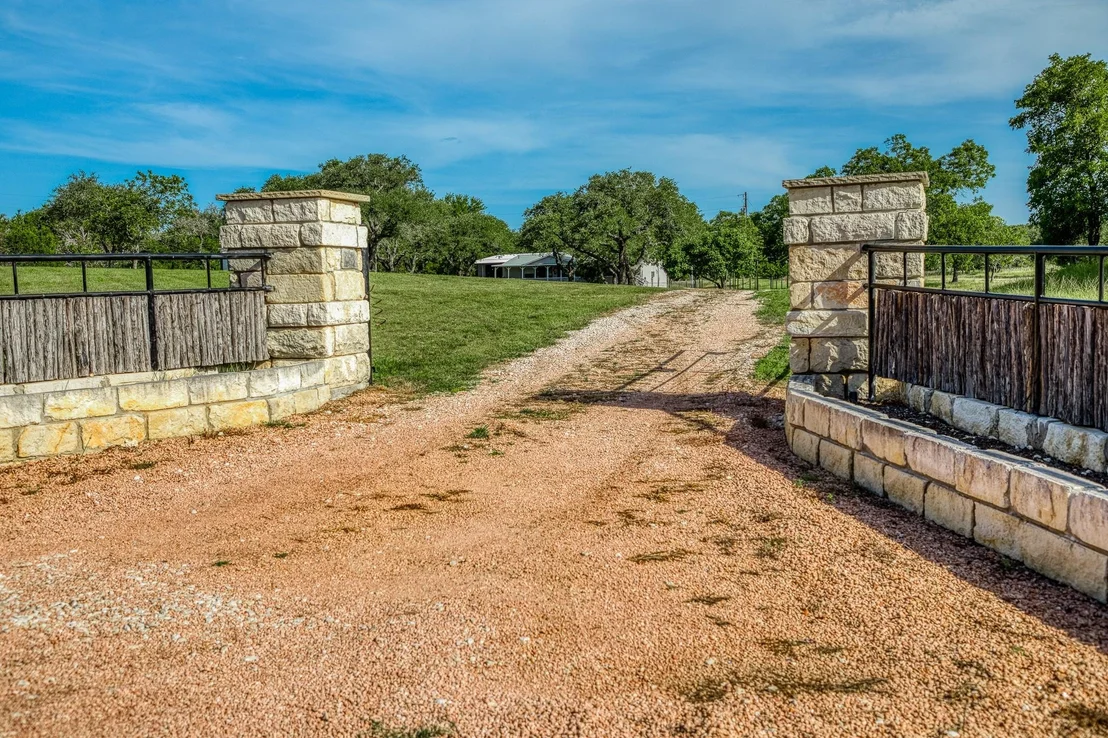 Photo of 6928 County Road 252