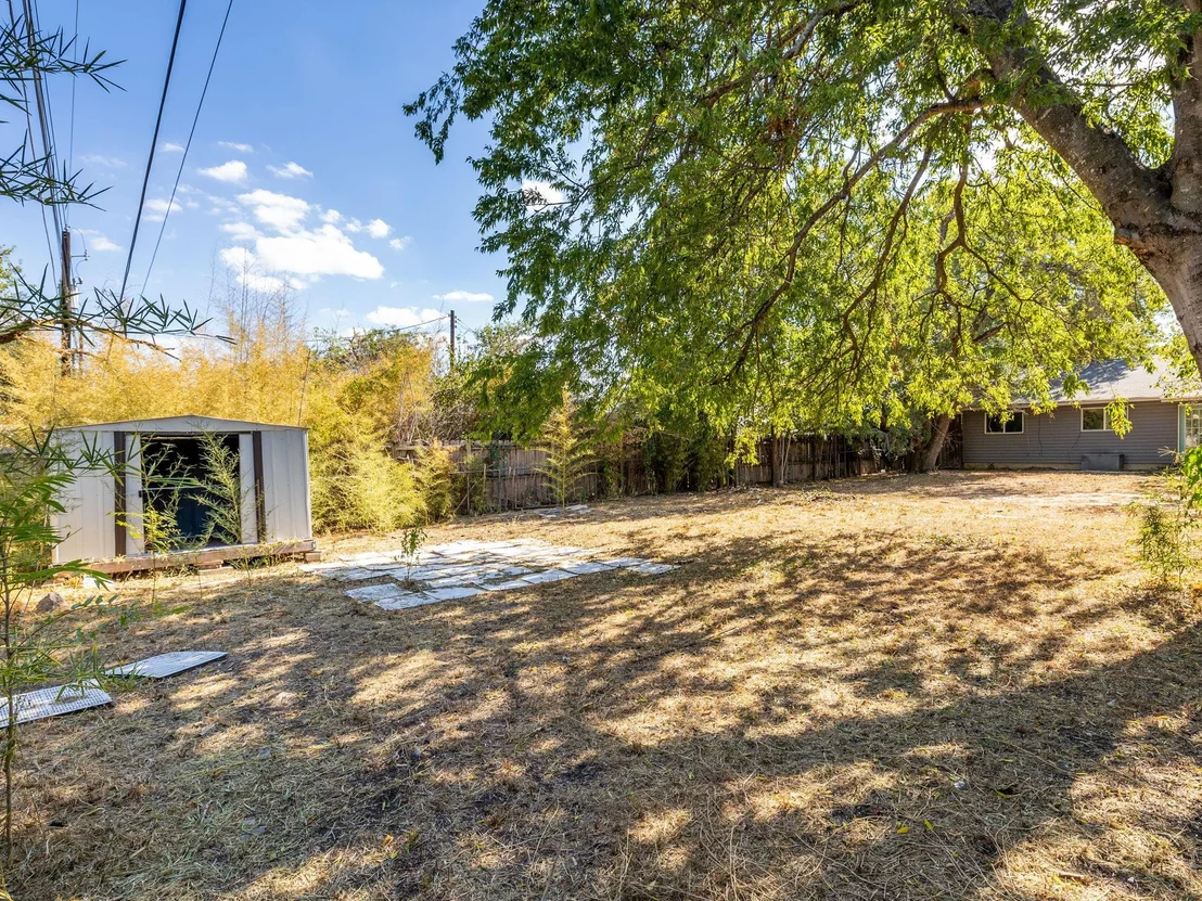 Photo of 6206 Hogan Ave