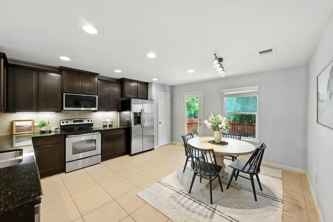 Photo of 2215 Stonehaven