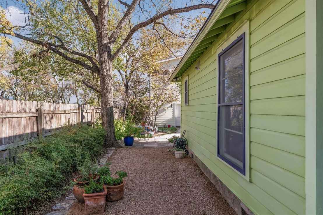 Photo of 5205 Martin Ave