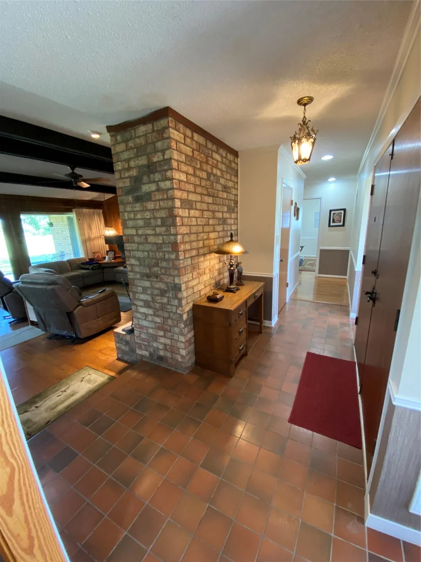 Photo of 140 Oakridge RD