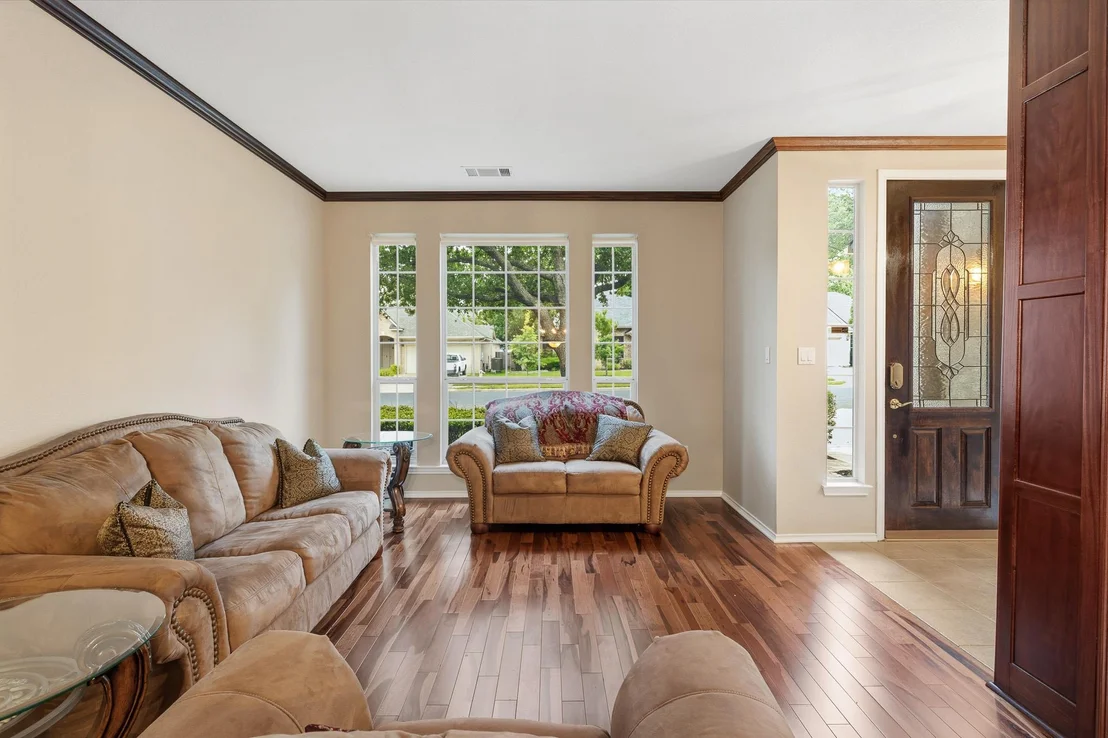 Photo of 905 Brighton Bend LN