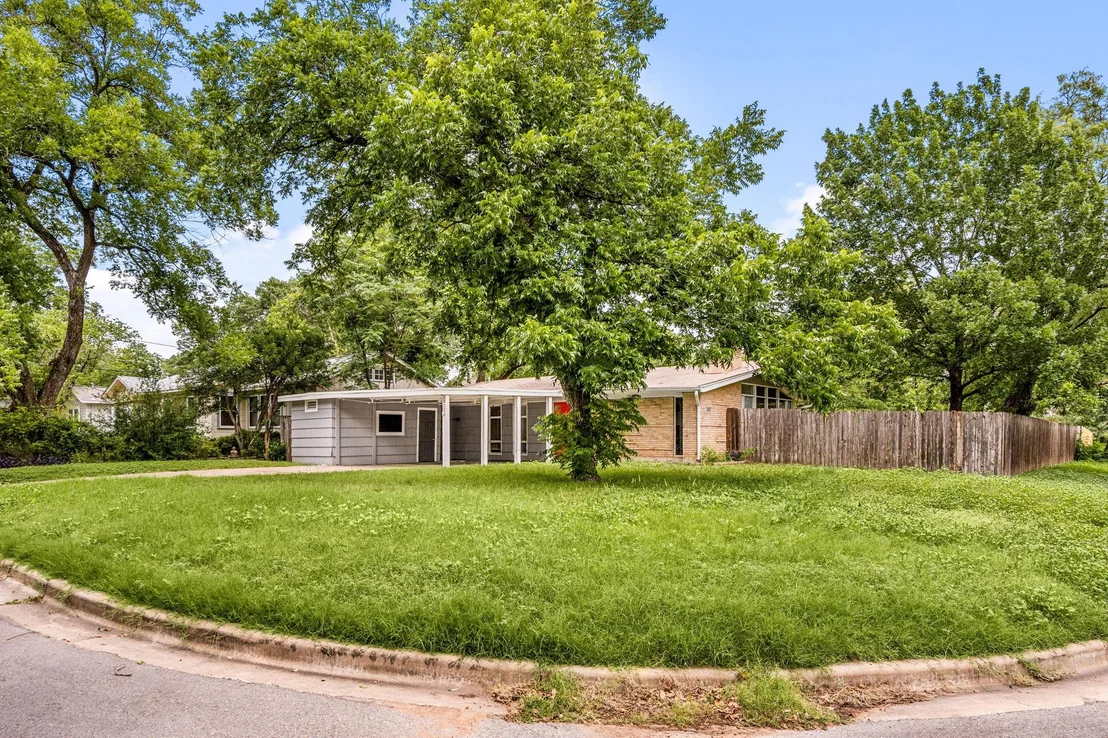 Photo of 2802 Perry LN