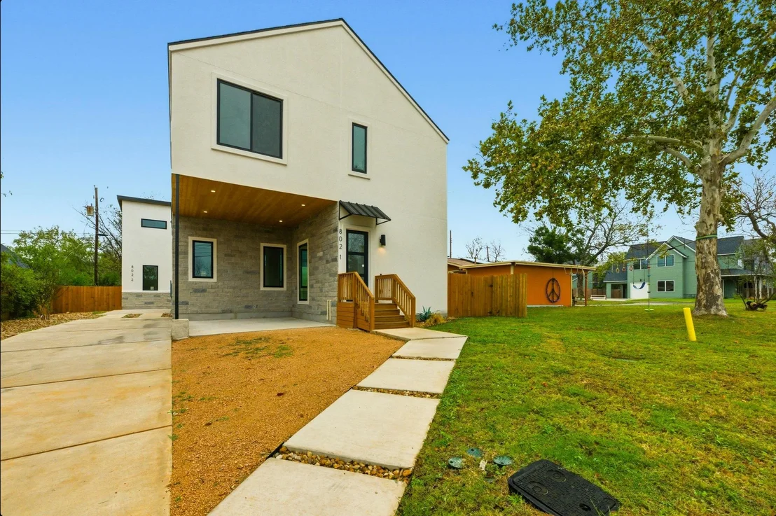 Photo of Unit 1 at 802 Philco DR