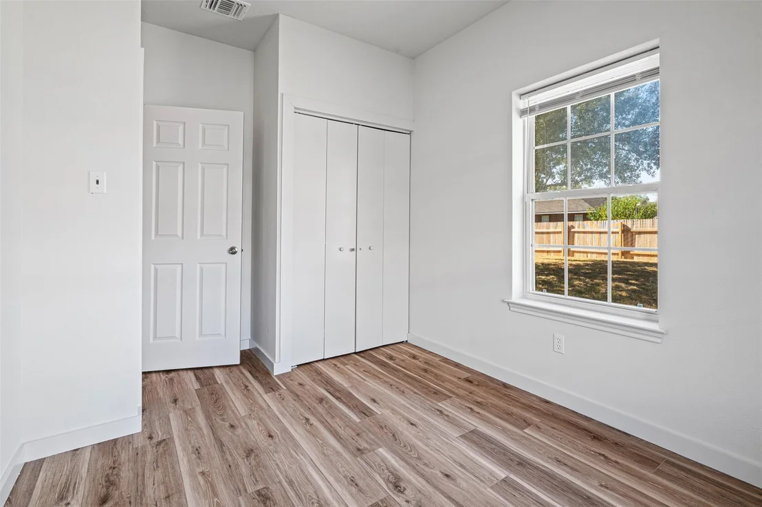Photo of 419 Bentwood DR