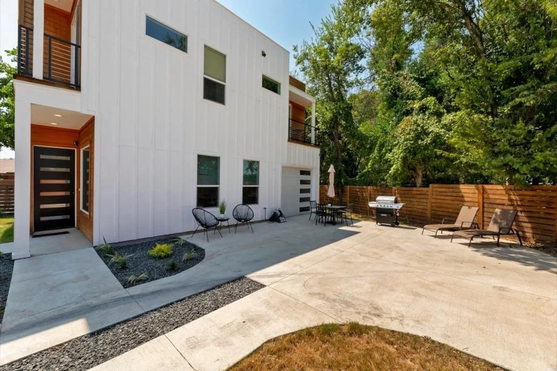 Photo of Unit 1 at 5401 Stuart Cir DR