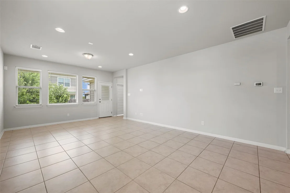 Photo of 101 Quiet Man DR