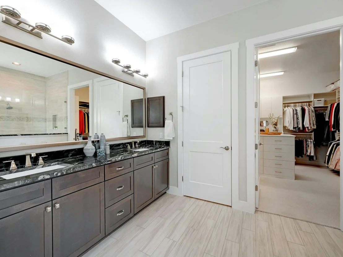 Photo of 809 Dancing Oak LN