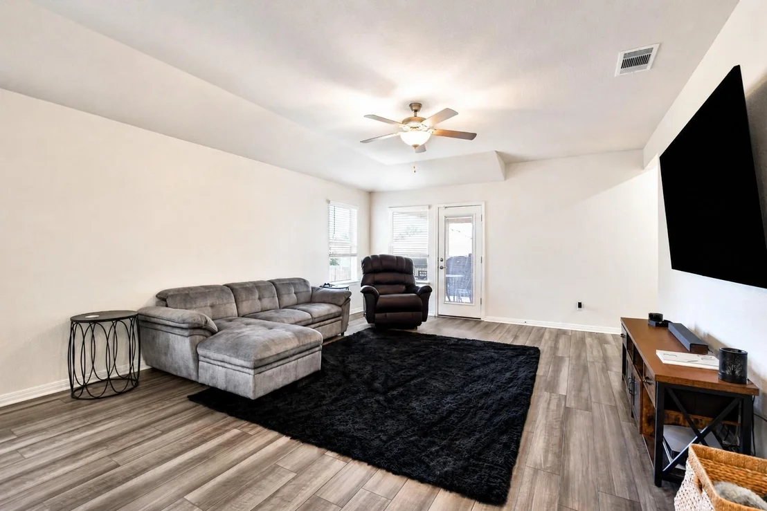 Photo of 1100 View DR