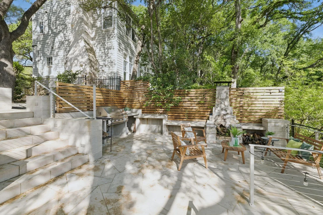 Photo of 1006 Gaston Ave
