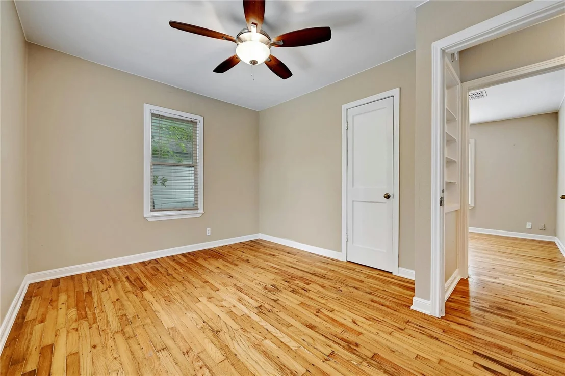 Photo of 5319 Harmon Ave