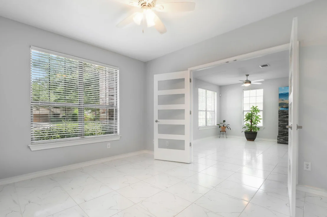 Photo of 329 Island Oak DR