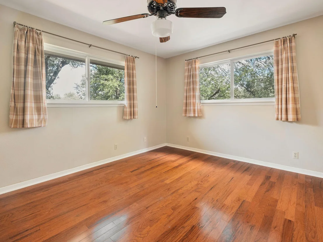 Photo of 7601 Parkview CIR