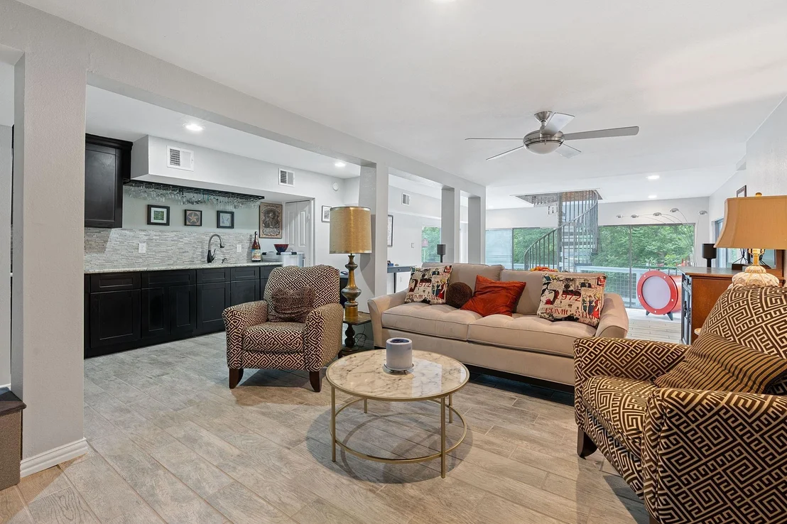 Photo of 2909 Edgewater DR