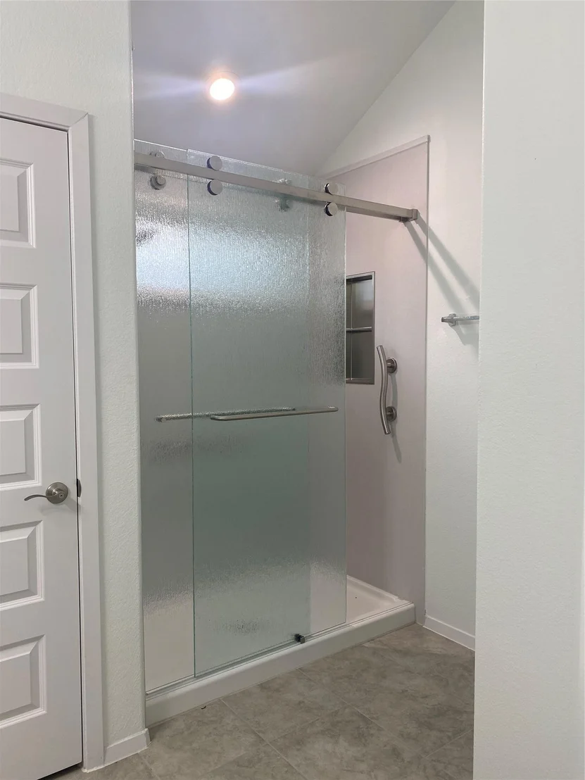 Photo of 128 Riverhill DR