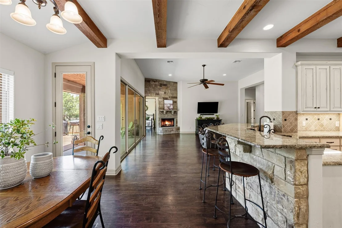 Photo of 102 Eagle Valley LN