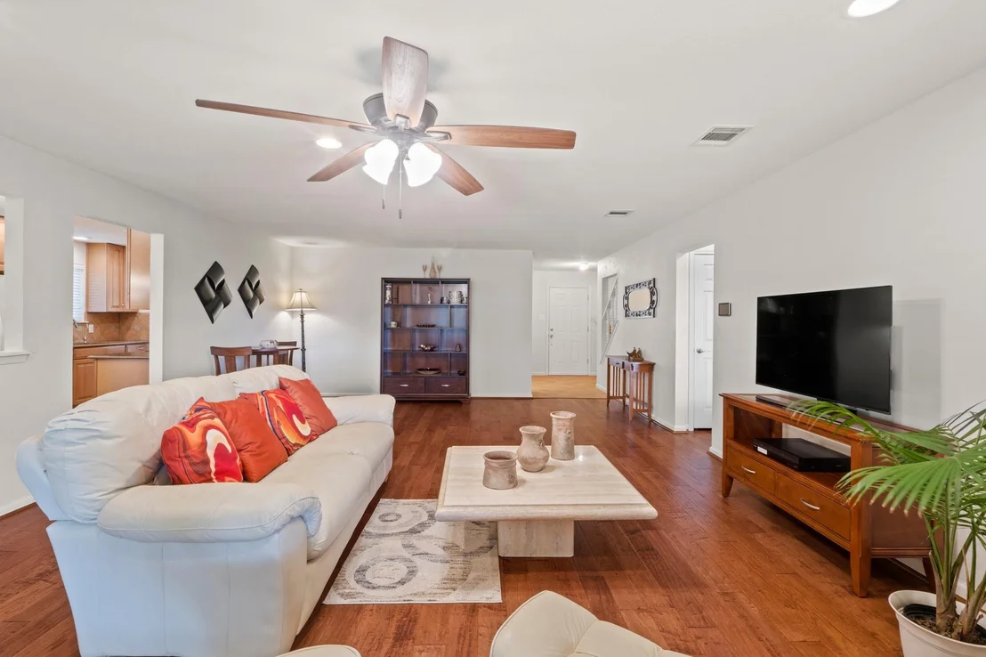 Photo of 4107 Columbine DR