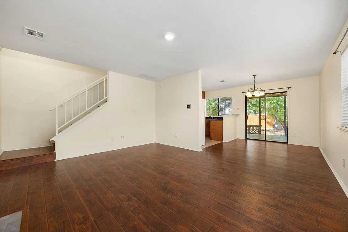 Photo of 2409 Dowd LN