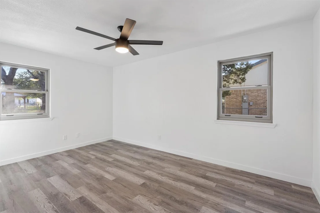 Photo of 1701 Deep Wood DR