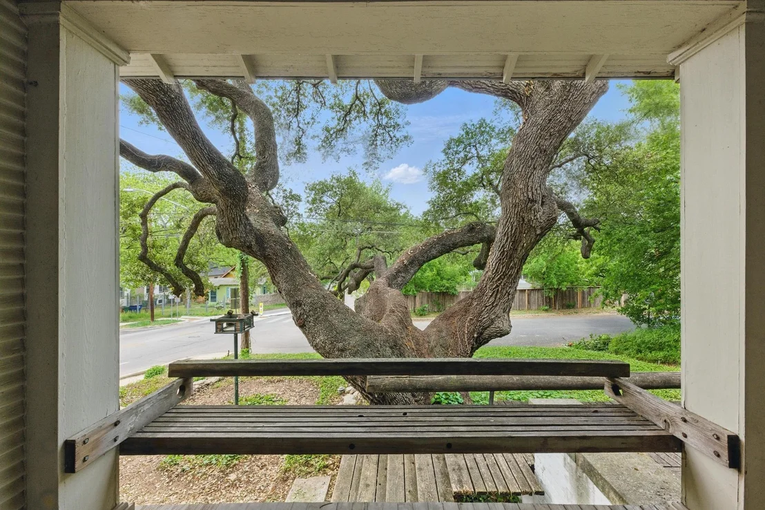 Photo of 1611 Alameda DR