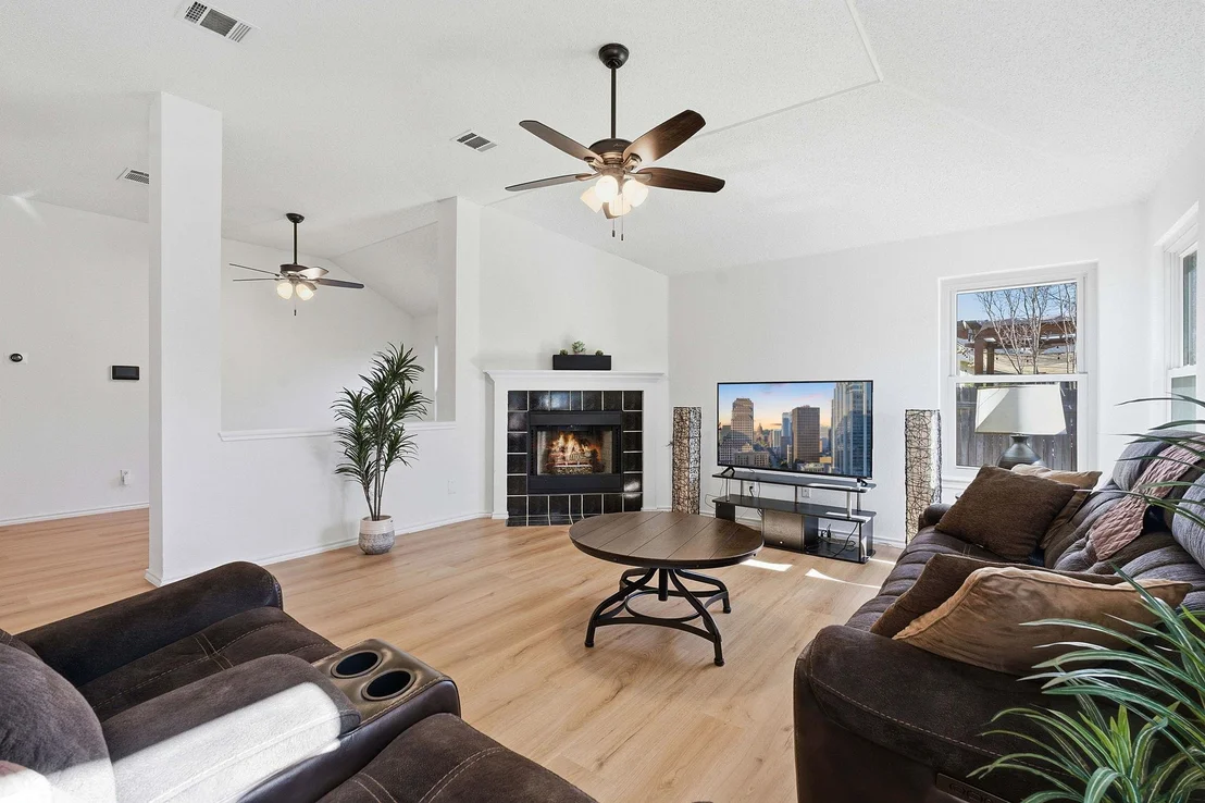 Photo of 1203 Crossvine WAY