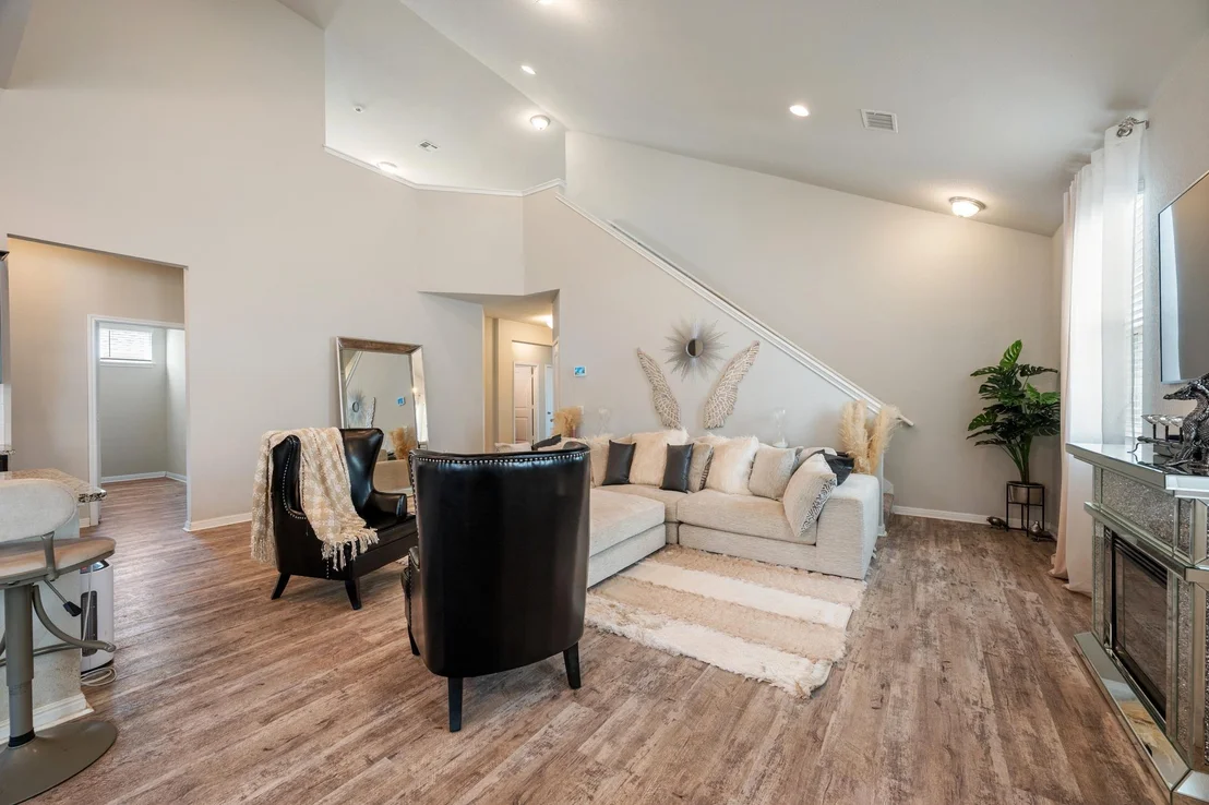 Photo of 133 Empress Tree DR