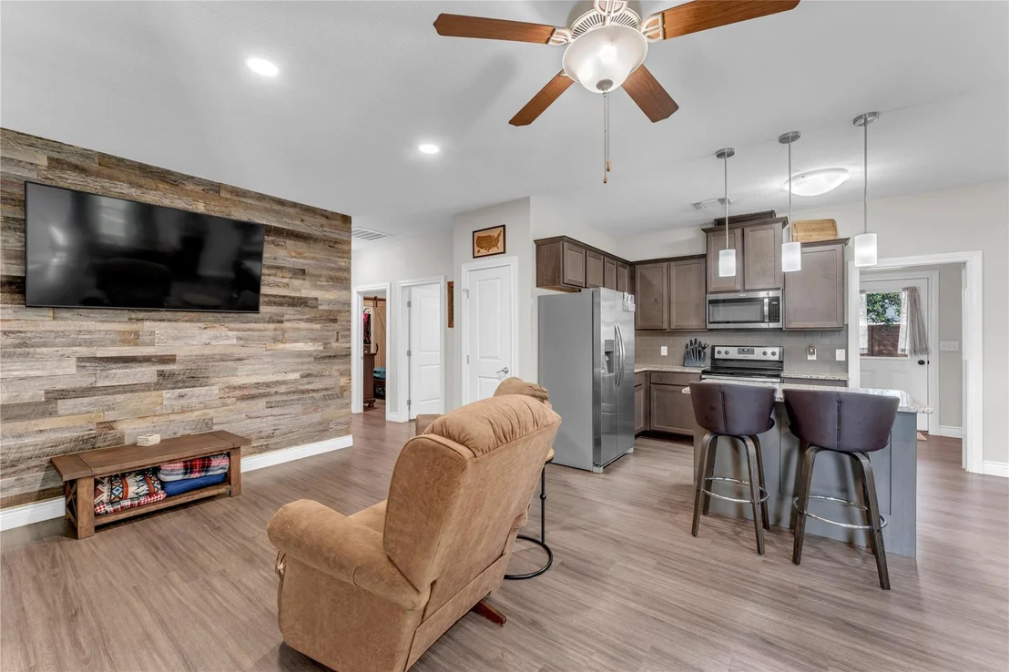 Photo of 102 Fox CIR