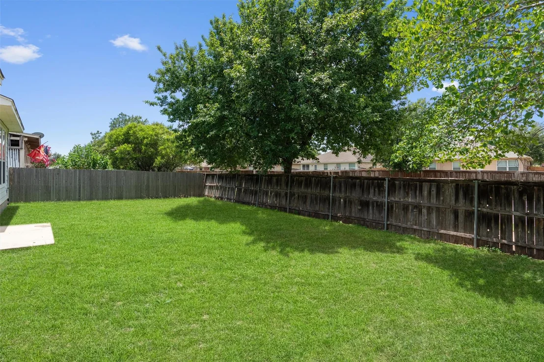 Photo of 198 Covent DR