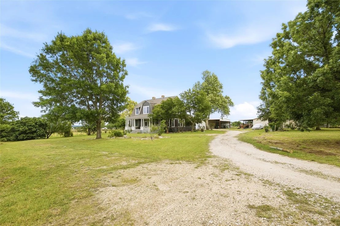 Photo of 600 Eastview DR