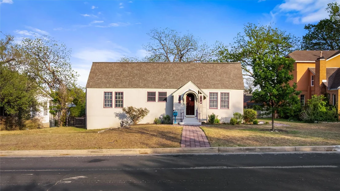 Photo of 2009 Travis Heights BLVD