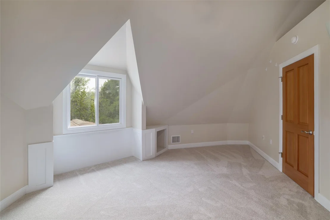 Photo of 16 Tall Oaks TRL