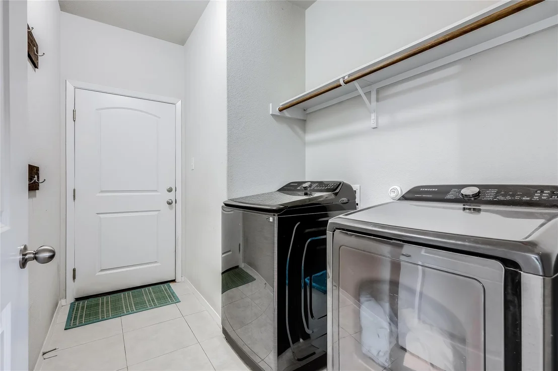 Photo of 4116 Hillside DR
