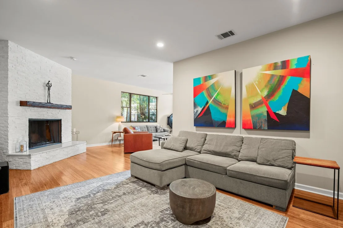 Photo of 6005 Diamond Head DR