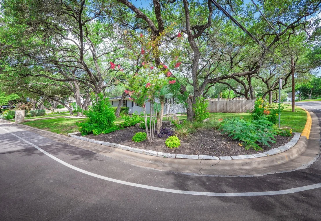 Photo of 4901 Timberline DR