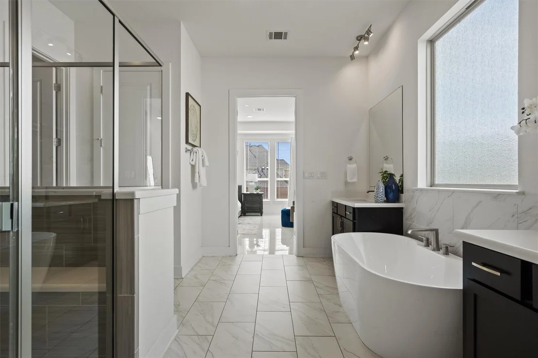 Photo of 4909 Risana BND