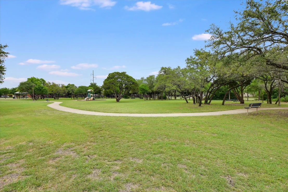 Photo of 406 Golden Gate DR