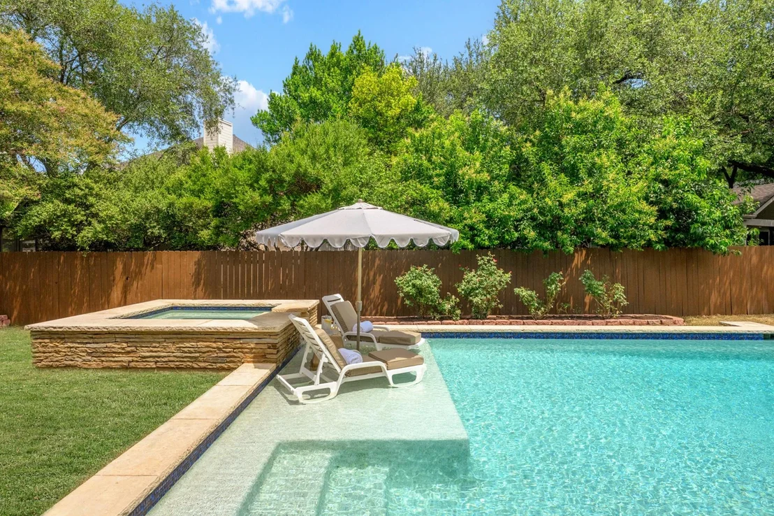 Photo of 10101 Jupiter Hills DR