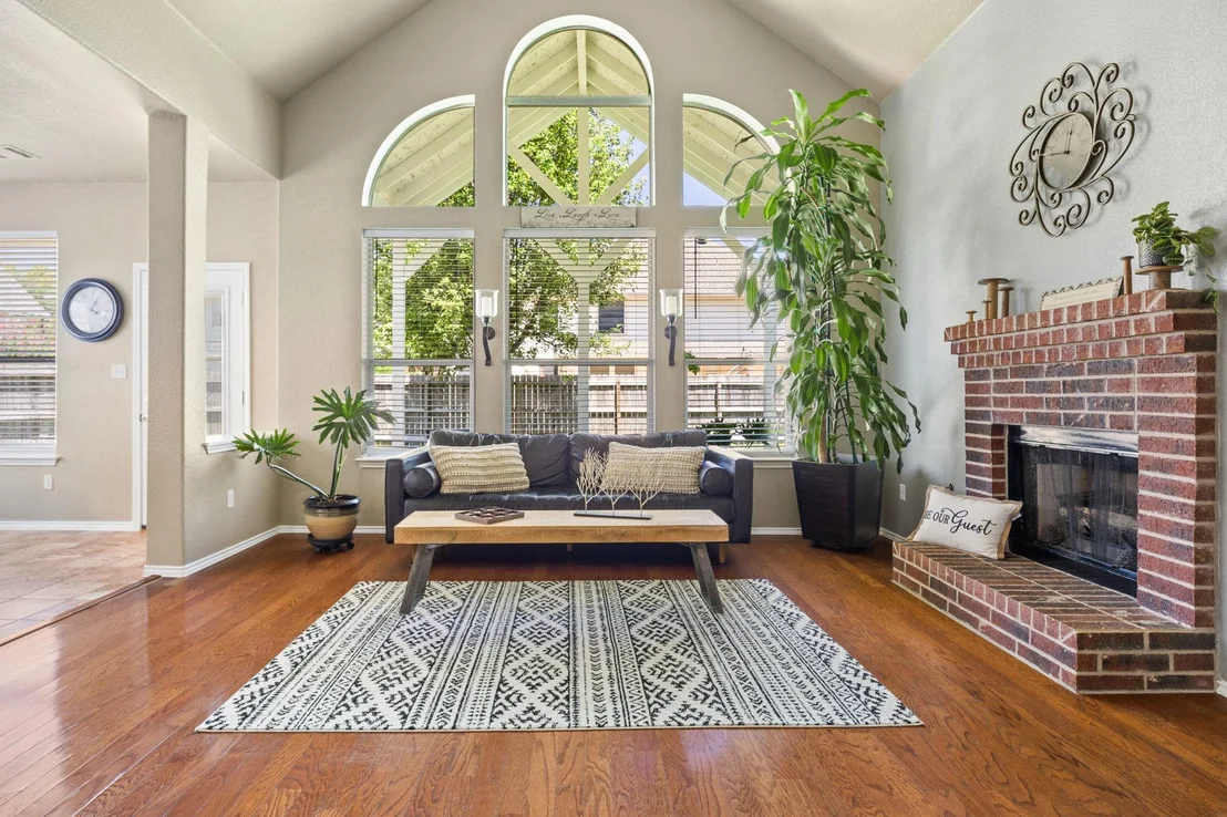 Photo of 709 Belmont DR