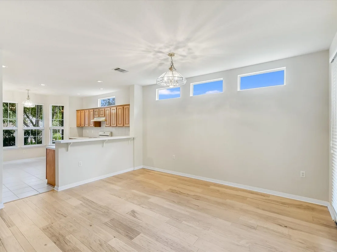 Photo of 121 Warbler WAY