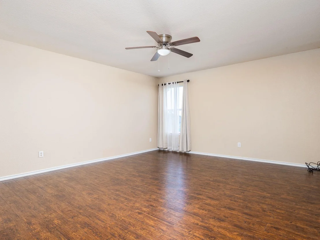 Photo of 235 Herrera TRL