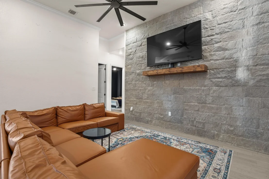 Photo of 136 Greg LN