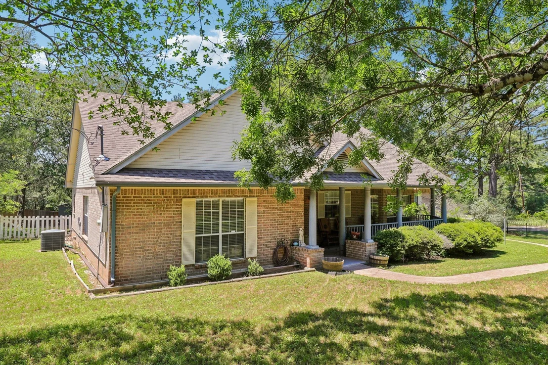 Photo of 241 Laura LN
