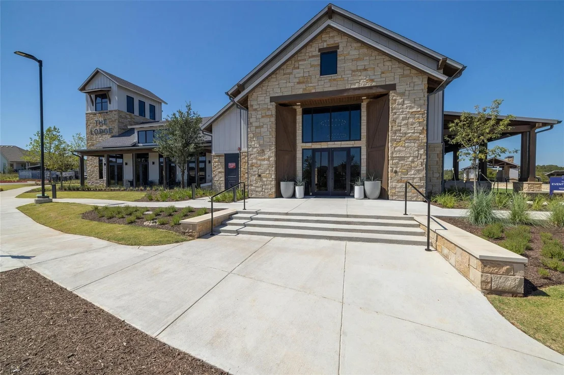Photo of 213 Oakley PASS