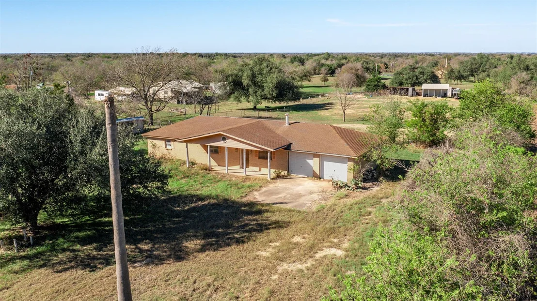 Photo of 230 County Road 422