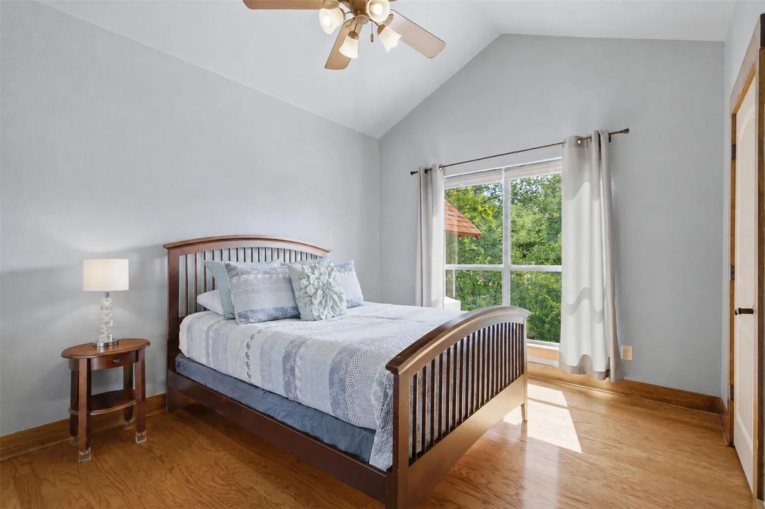 Photo of 700 Augusta CIR N