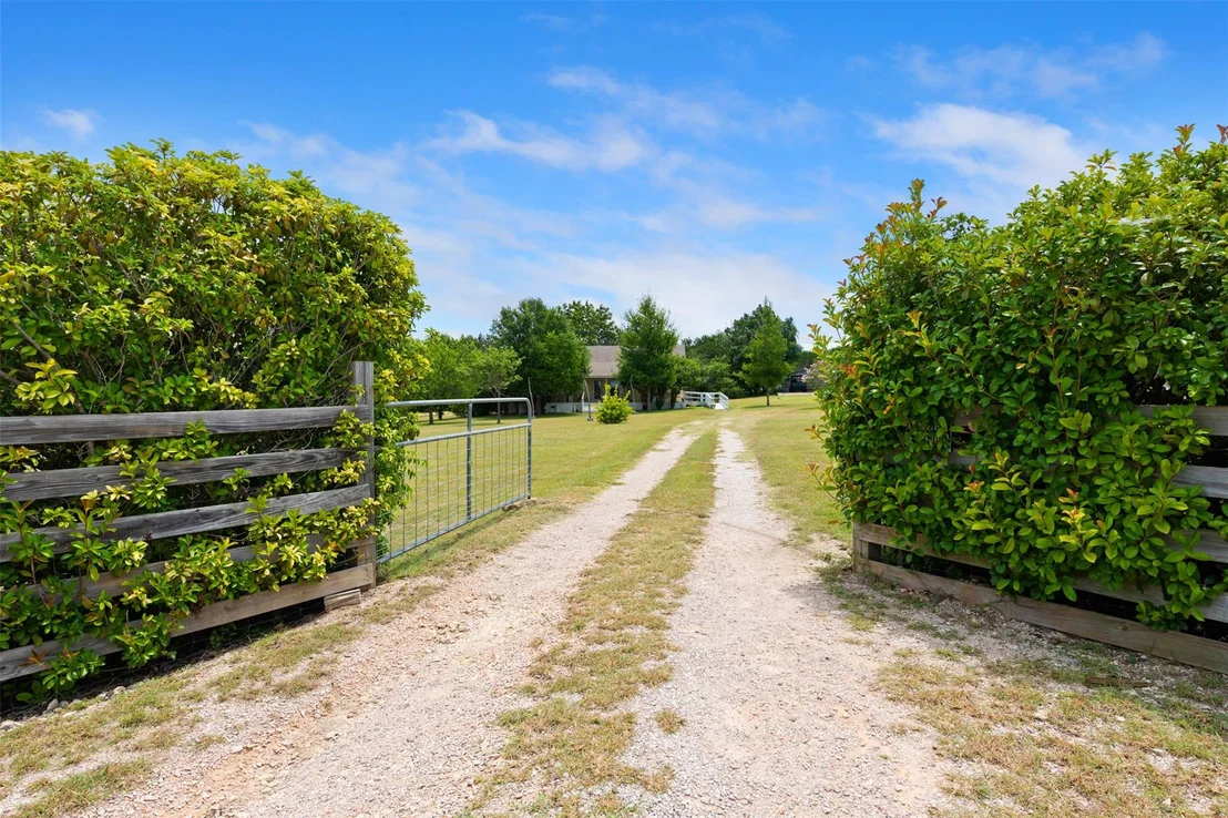 Photo of 351 County Road 326